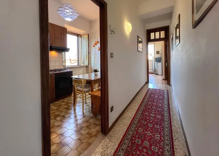 Attico Altucci 아파트 *