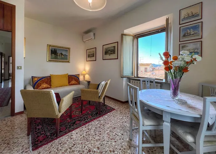 Attico Altucci 아파트 *